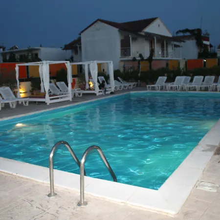 Gardens Aparthotel